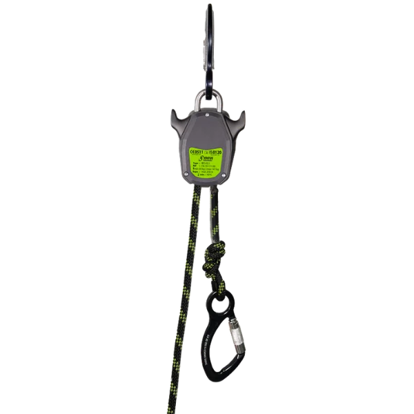 Das EASi Tec Abseil- und Evakuierungsgerät ist ein perfektes Gerät für schnelle Rettung nach unten. Aus Alu-Druckguss und hochfestem Stahl mit 9,6 mm Durchmesser halbstatischem Kernmantelseil im Gerät montiert. Seilenden mit doppeltem 8er Knote für die Verbindung mit den Karabinern. Wird mit beidseitigem Karabiner geliefert.